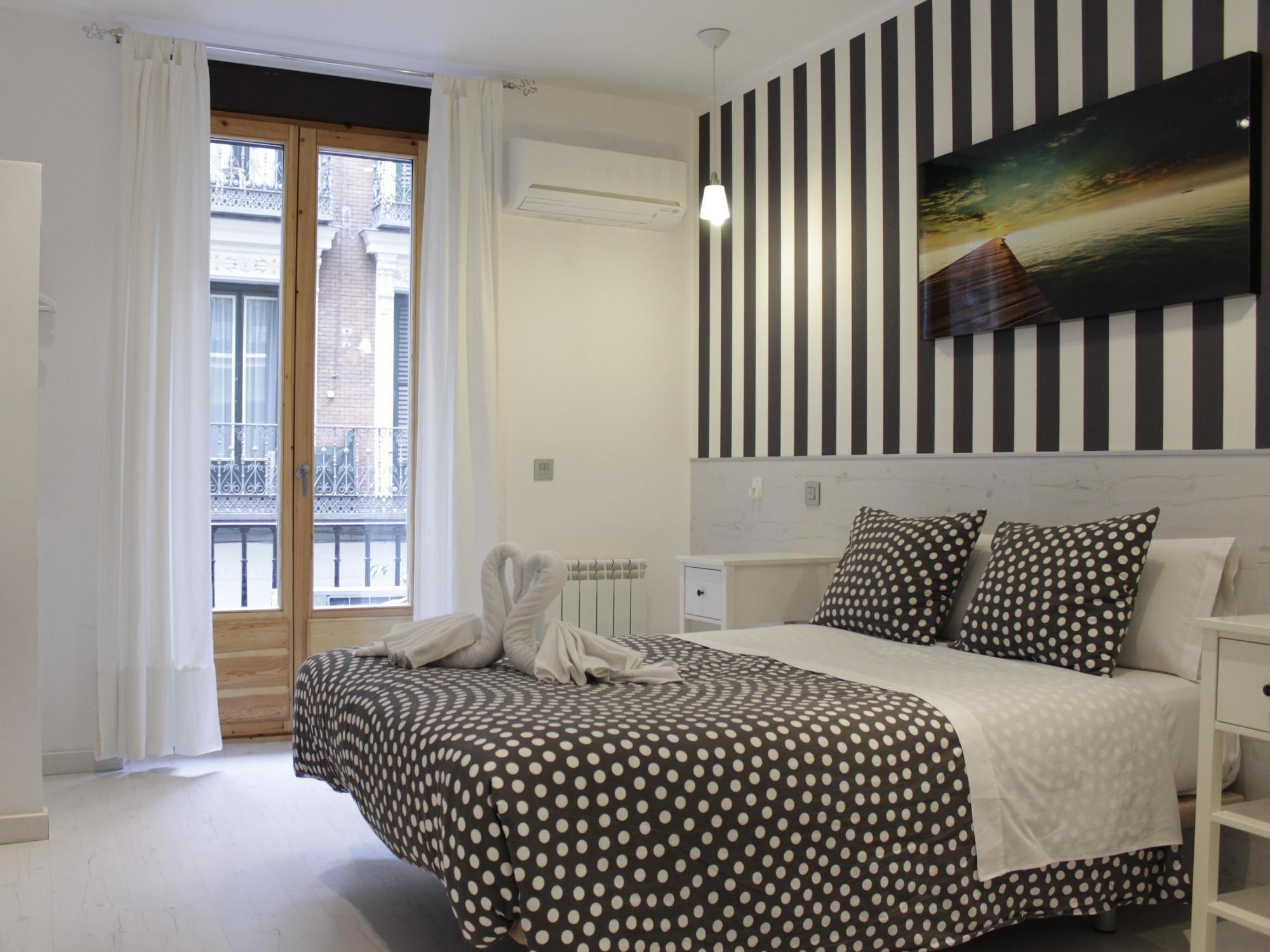 Hostal Mendoza Madrid Exterior photo