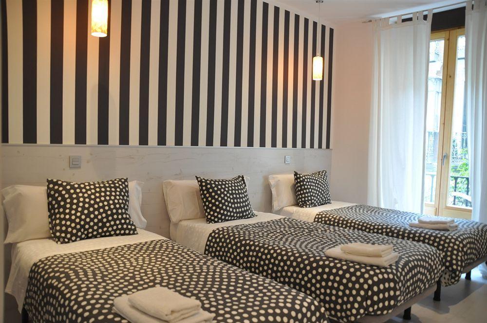 Hostal Mendoza Madrid Exterior photo