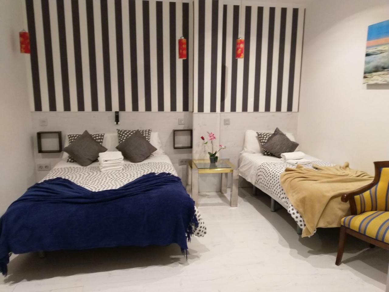 Hostal Mendoza Madrid Exterior photo