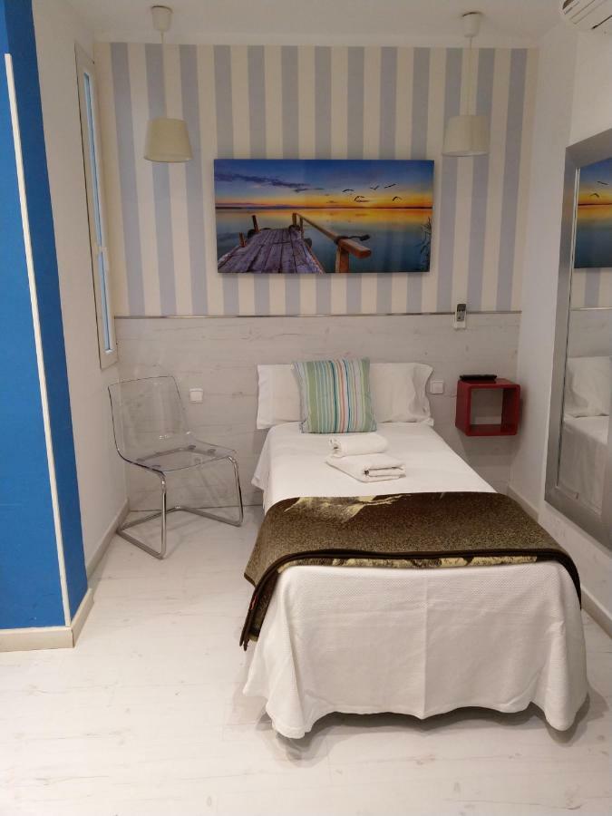 Hostal Mendoza Madrid Exterior photo