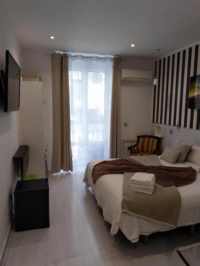 Hostal Mendoza Madrid Exterior photo